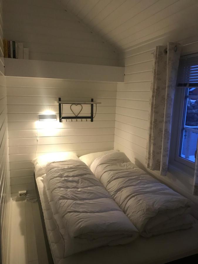 Waterfront Twin Cabin Стамсунд Екстериор снимка