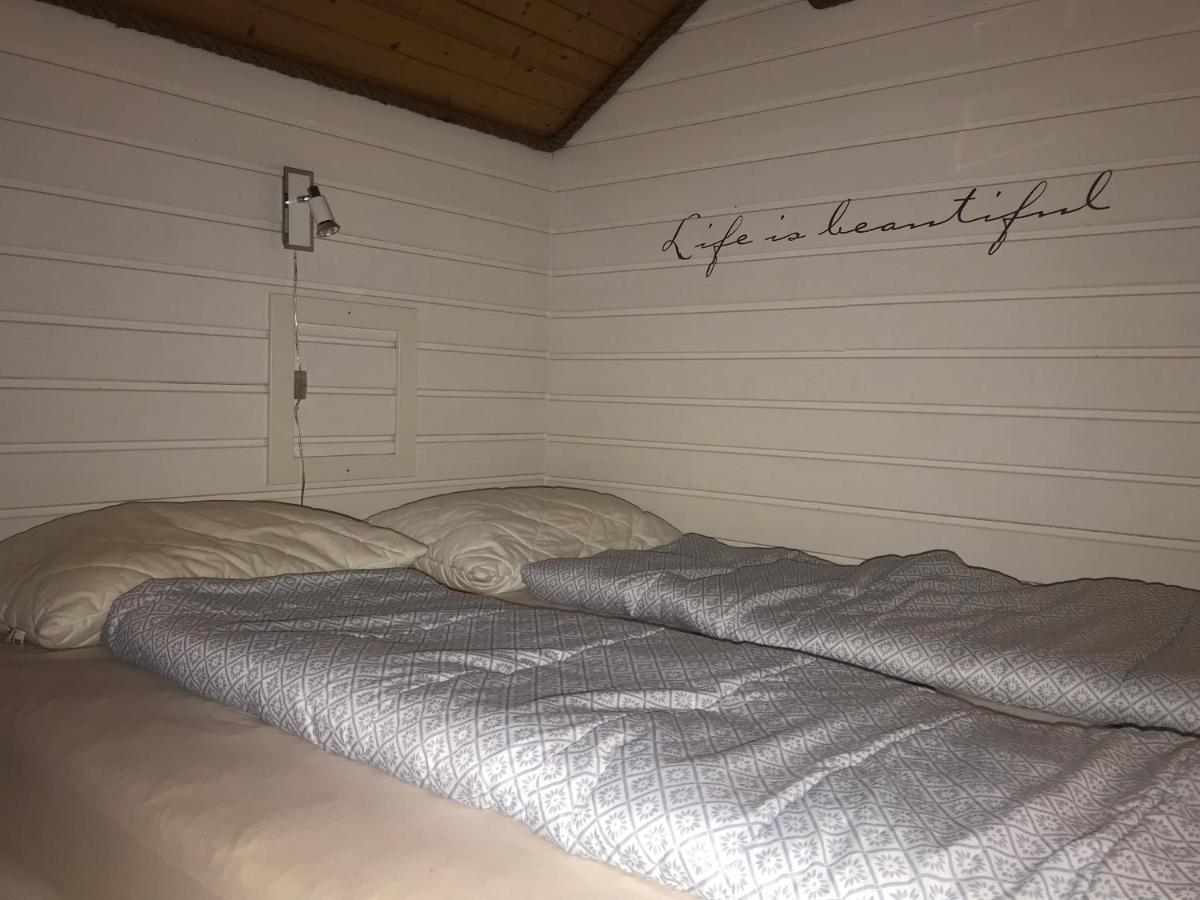 Waterfront Twin Cabin Стамсунд Екстериор снимка