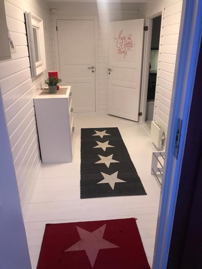 Waterfront Twin Cabin Стамсунд Екстериор снимка