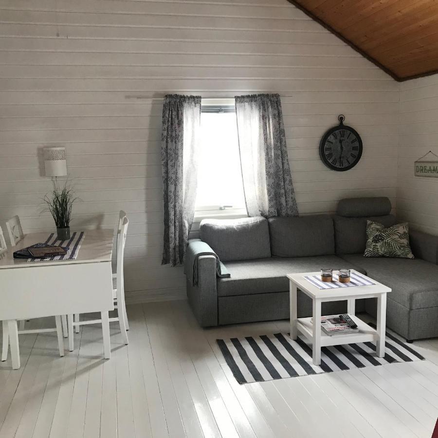 Waterfront Twin Cabin Стамсунд Екстериор снимка