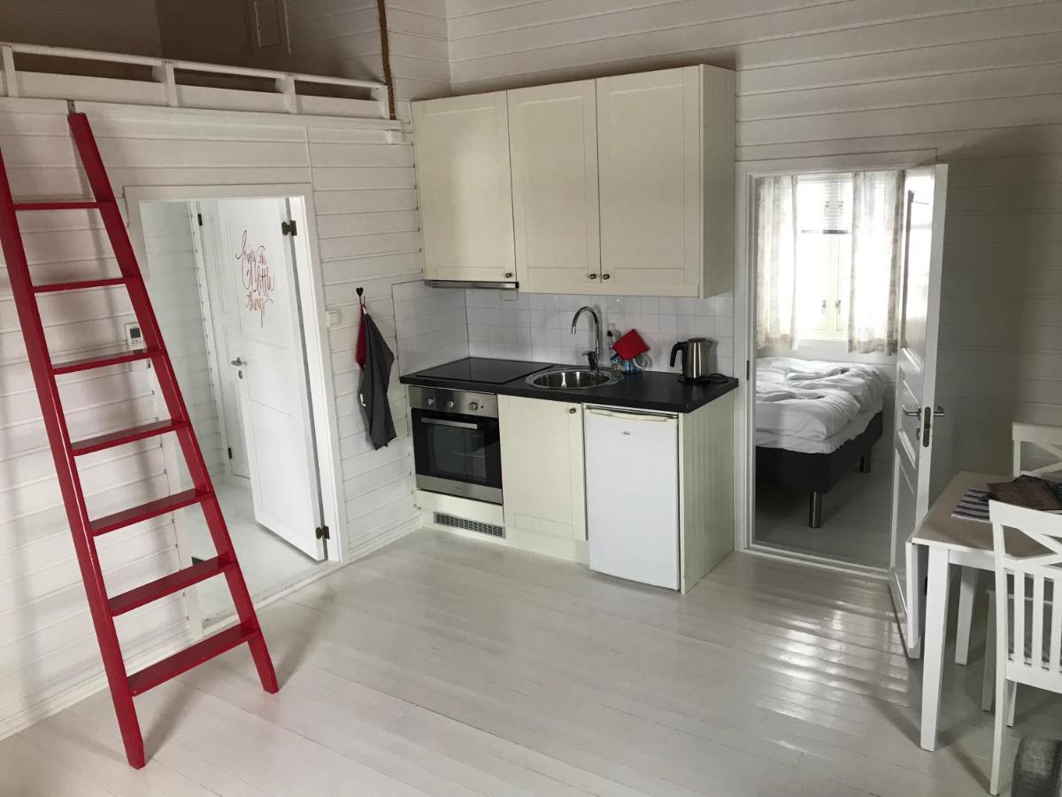 Waterfront Twin Cabin Стамсунд Екстериор снимка